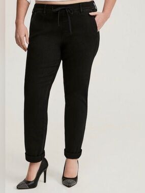 Torrid Weekend Boyfriend Mid-rise Jean Black Size 2X Short NWT